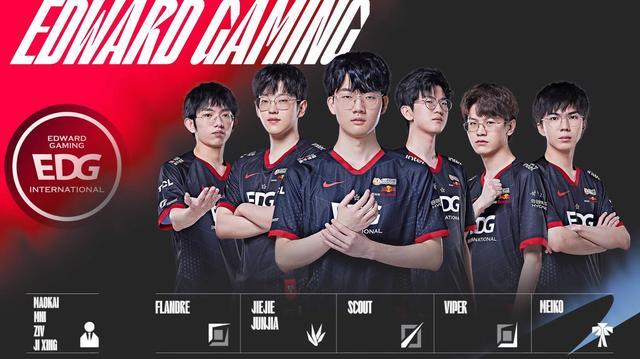 他将与两名 他将与两名