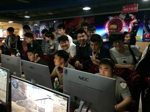 下拉森也面 下拉森也面